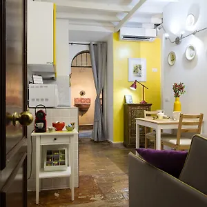 Stella's In Monti Appartamento