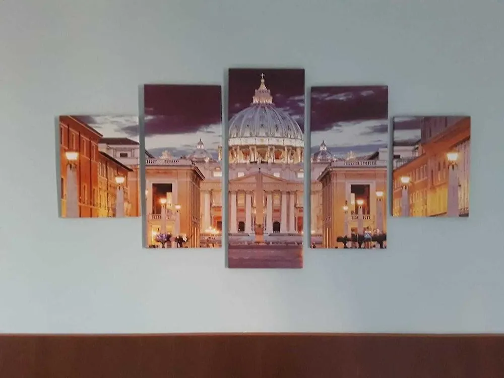 Girasole Guesthouse Roma 2*,  İtalya